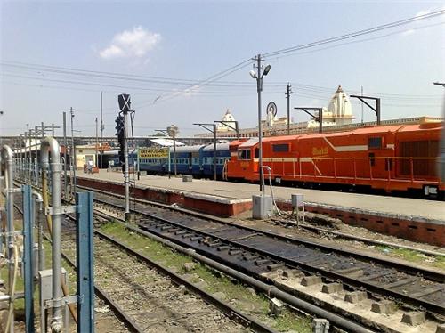 trains-Varanasi-railway-station